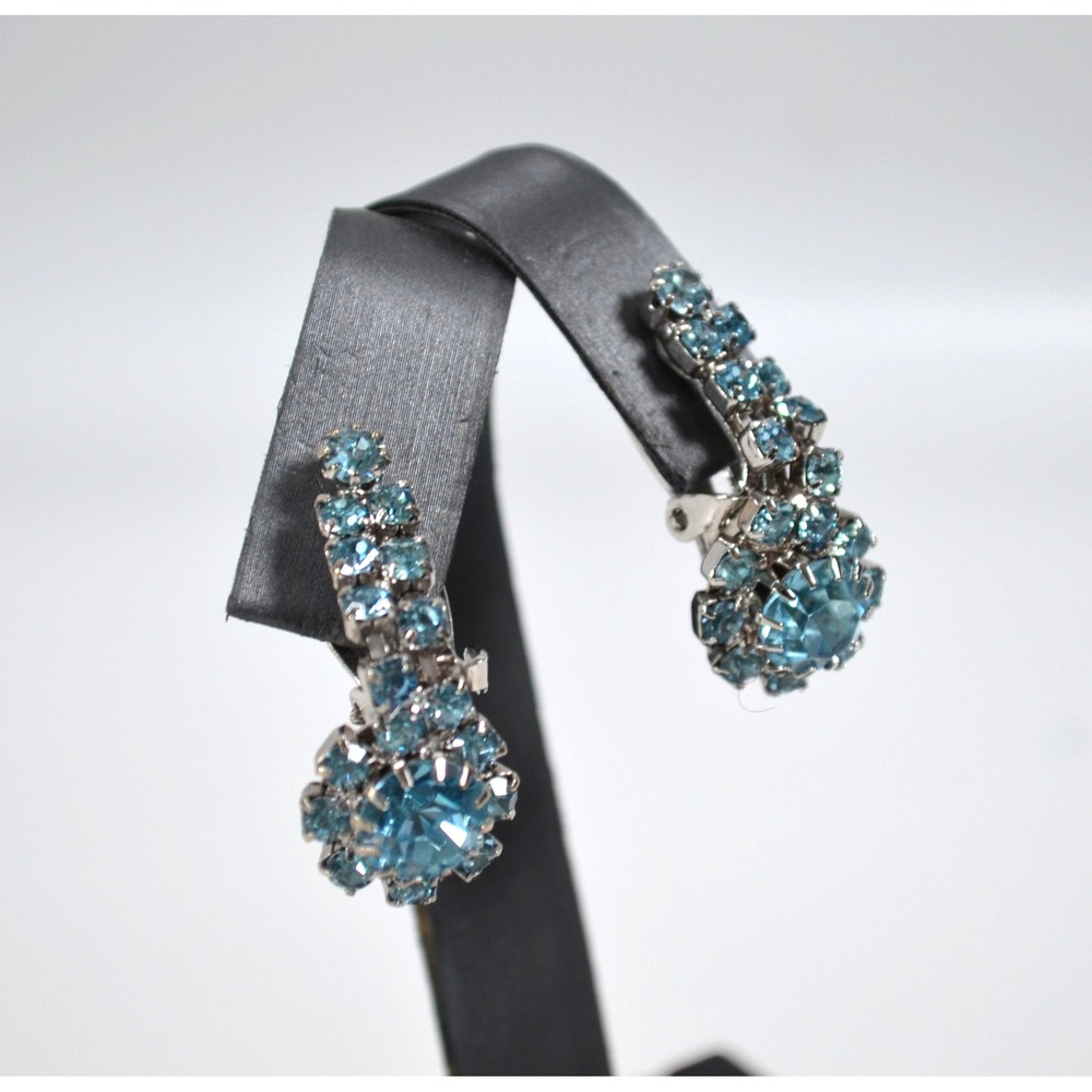 Vintage Clip-on Earrings Blue Rhinestone Silver Tone Glamorous Party‎